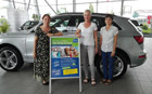Autohaus Fischer-Schädler spendet dem Tierschutz Karben 1.500 Euro