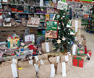 Weihnachtsbaum-Aktion im Fressnapf